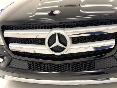 Used 2015 Mercedes-Benz GL 450 4MATIC w/ Appearance Package image 16