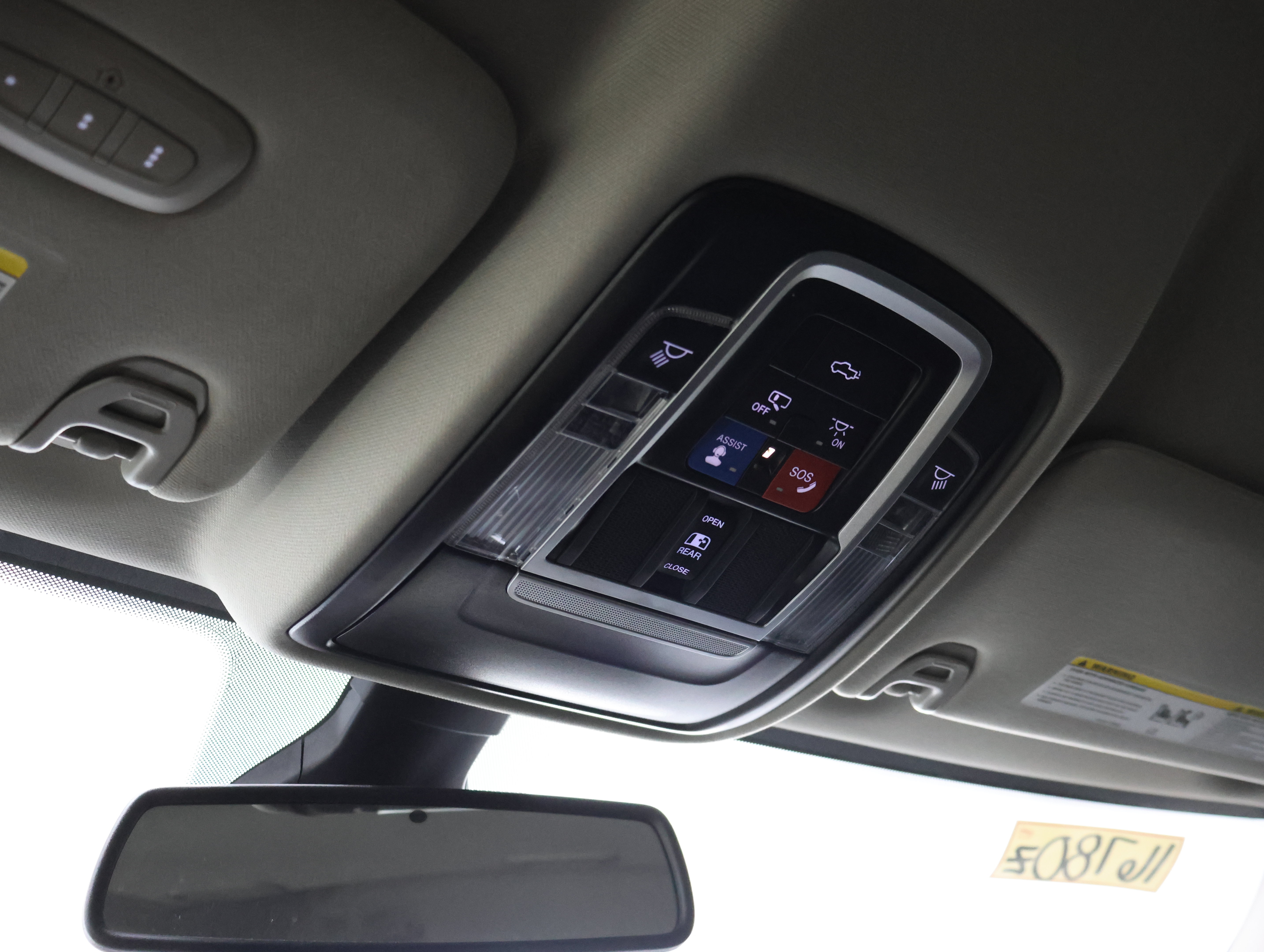 Used 2024 RAM 2500 Laramie AWD/4WD image 12