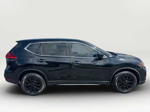 Used 2017 Nissan Rogue S AWD/4WD image 2