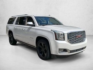 Used 2020 GMC Yukon XL Denali w/ Denali Premium Package video 3