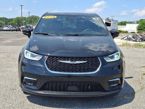 Used 2025 Chrysler Pacifica Select FWD image 4