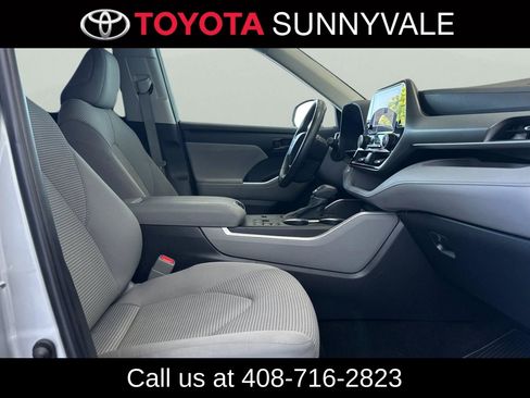 Certified 2024 Toyota Highlander LE FWD image 22