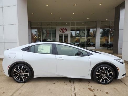 New 2026 Toyota Prius XSE image 3