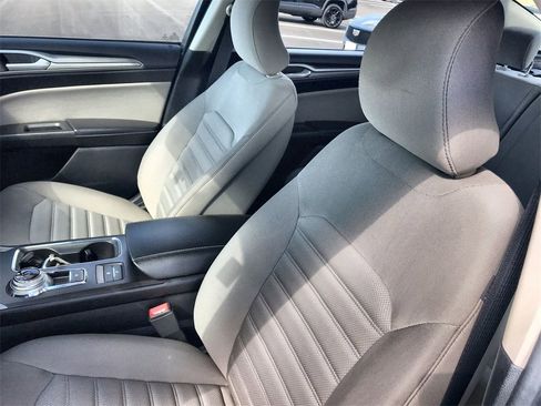 Used 2018 Ford Fusion S image 11