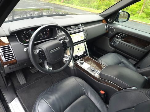 Used 2020 Land Rover Range Rover image 2