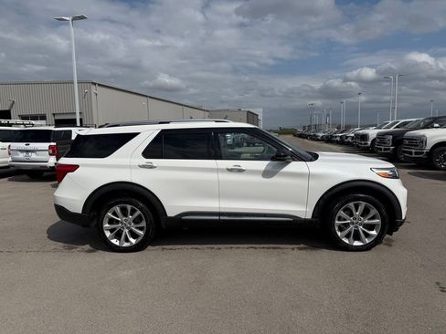 Used 2022 Ford Explorer Platinum w/ Equipment Group 601A image 18