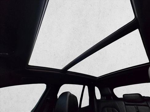 Used 2020 BMW X5 M50i w/ Premium Package image 24