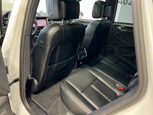 Used 2023 Porsche Macan Turbo image 23