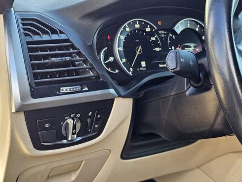 Used 2019 BMW X3 sDrive30i w/ Premium Package image 18