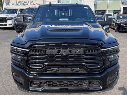 Used 2025 RAM 2500 Laramie AWD/4WD image 2