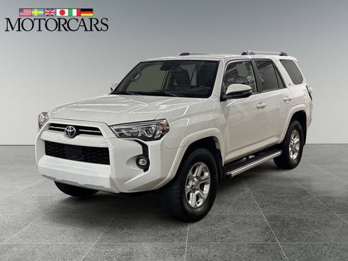 Used 2022 Toyota 4Runner SR5 Premium w/ Moonroof Package AWD/4WD image 7