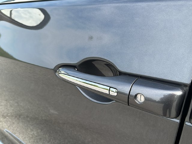 Used 2017 Chrysler Pacifica Touring-L Plus FWD image 8