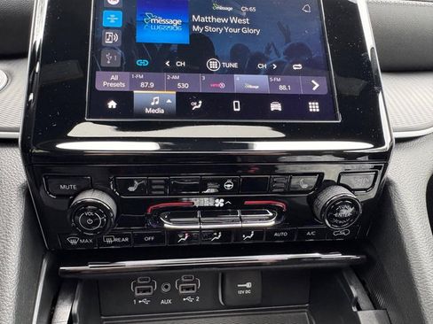 New 2025 Jeep Grand Cherokee L Altitude image 25