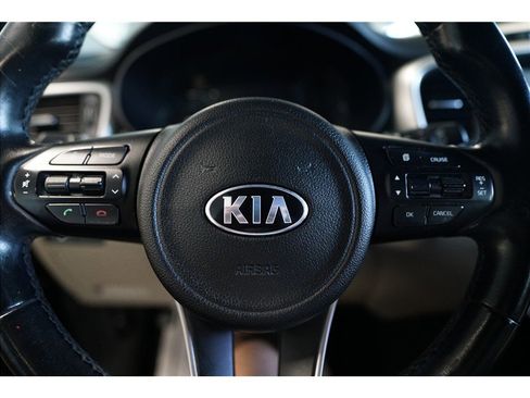 Used 2018 Kia Sorento AWD image 19