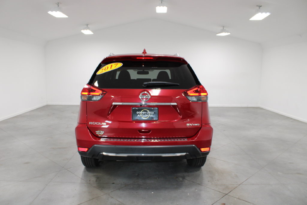 Used 2017 Nissan Rogue SV w/ SV Premium Package AWD/4WD image 8