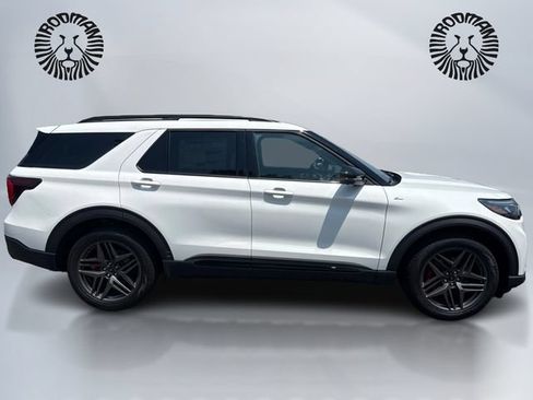 New 2026 Ford Explorer ST-Line w/ ST-Line Street Pack AWD/4WD image 5