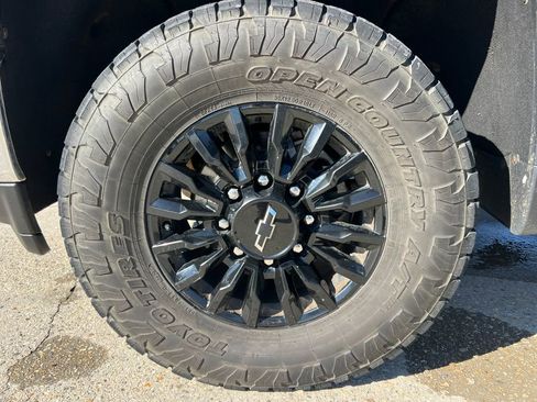 Used 2022 Chevrolet Silverado 2500 LT w/ Convenience Package image 28