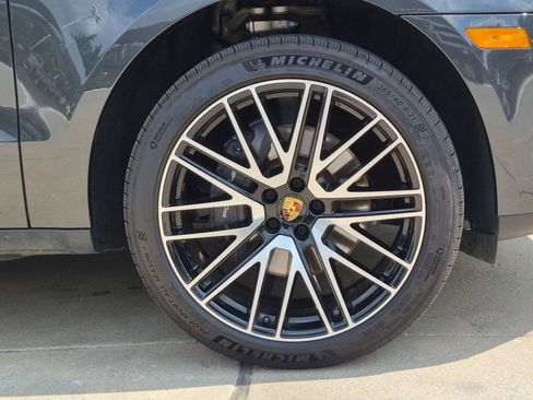 Certified 2026 Porsche Macan AWD/4WD image 29