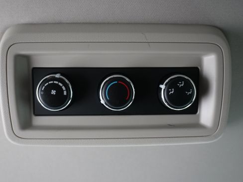 Used 2018 Dodge Grand Caravan SE w/ UConnect Hands-Free Group image 14