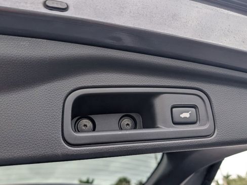 Used 2019 Honda Pilot Elite image 16