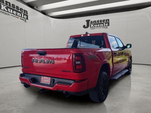 Used 2025 RAM 1500 Big Horn AWD/4WD image 3