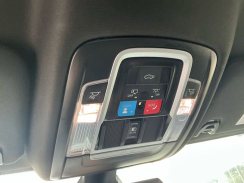 Used 2024 RAM 2500 Laramie w/ Night Edition image 27