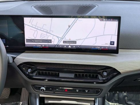 Used 2025 BMW 330i Sedan RWD image 17