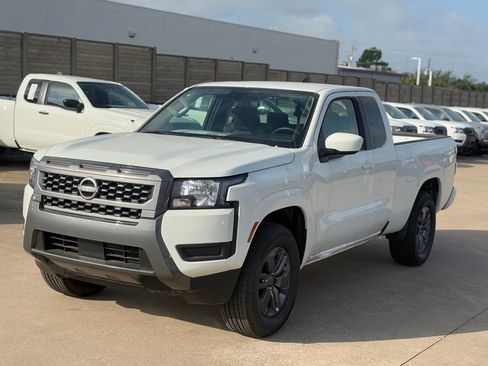 New 2025 Nissan Frontier SV image 5