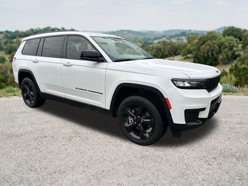 Used 2023 Jeep Grand Cherokee L Laredo RWD image 1