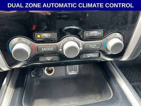 Used 2020 Nissan Pathfinder S FWD image 12