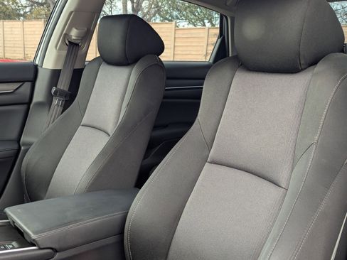 Used 2022 Honda Accord LX image 10