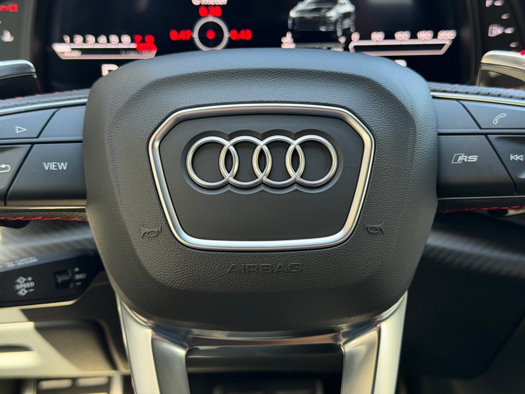 Used 2022 Audi RS Q8 AWD/4WD image 32