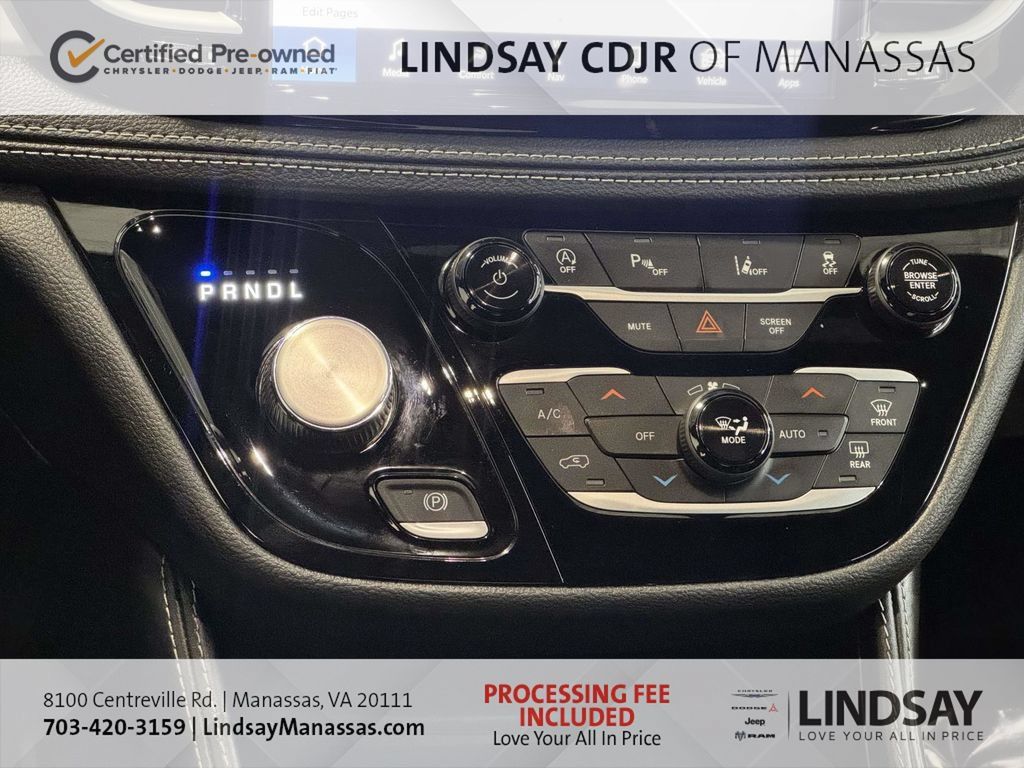Certified 2025 Chrysler Pacifica Limited FWD image 27