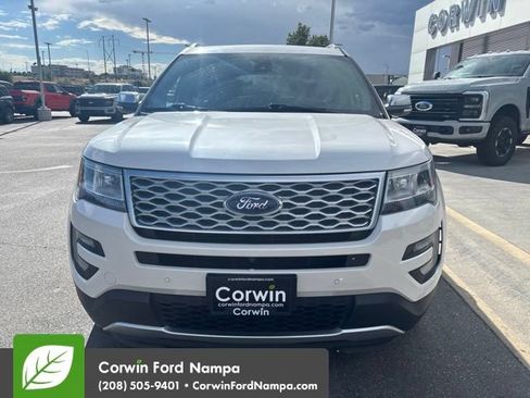 Used 2017 Ford Explorer Platinum AWD/4WD image 2