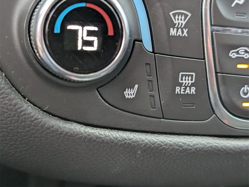 Used 2023 Chevrolet Equinox LT image 17