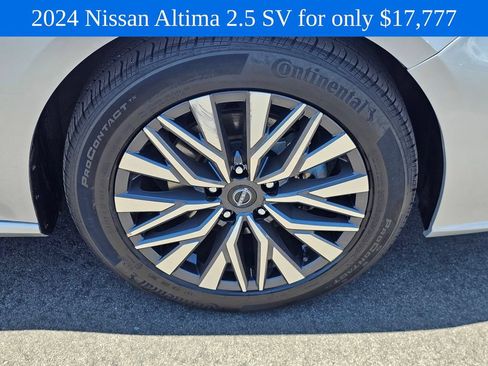 Used 2024 Nissan Altima 2.5 SV FWD image 8
