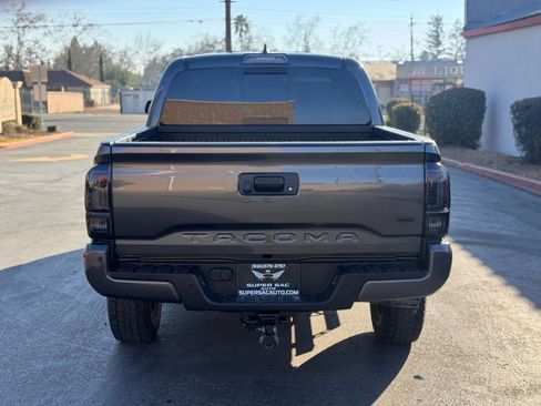 Used 2019 Toyota Tacoma TRD Off-Road image 5