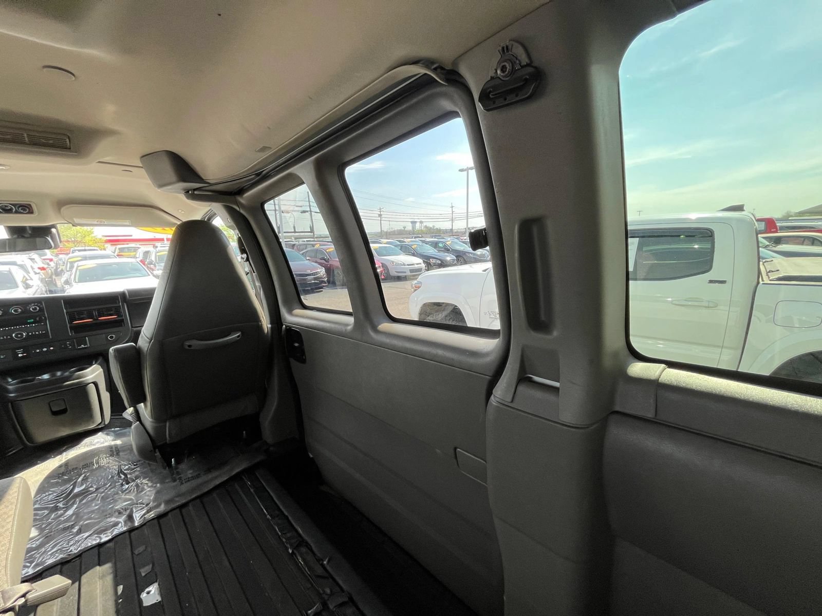 Used 2019 Chevrolet Express 3500 LT w/ LT Preferred Equipment Group RWD image 34