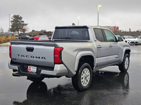 Used 2026 Toyota Tacoma SR5 AWD/4WD image 5