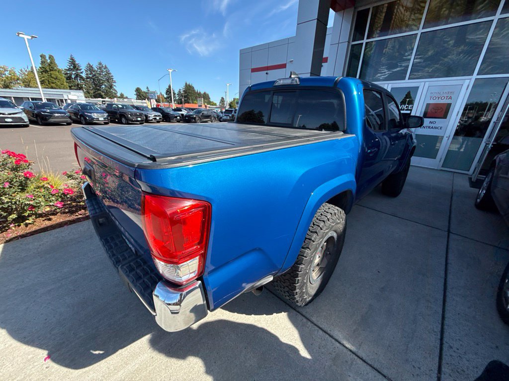 Certified 2017 Toyota Tacoma SR5 w/ Tow Package AWD/4WD image 5