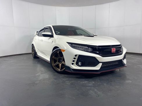 Used 2017 Honda Civic Type R image 4