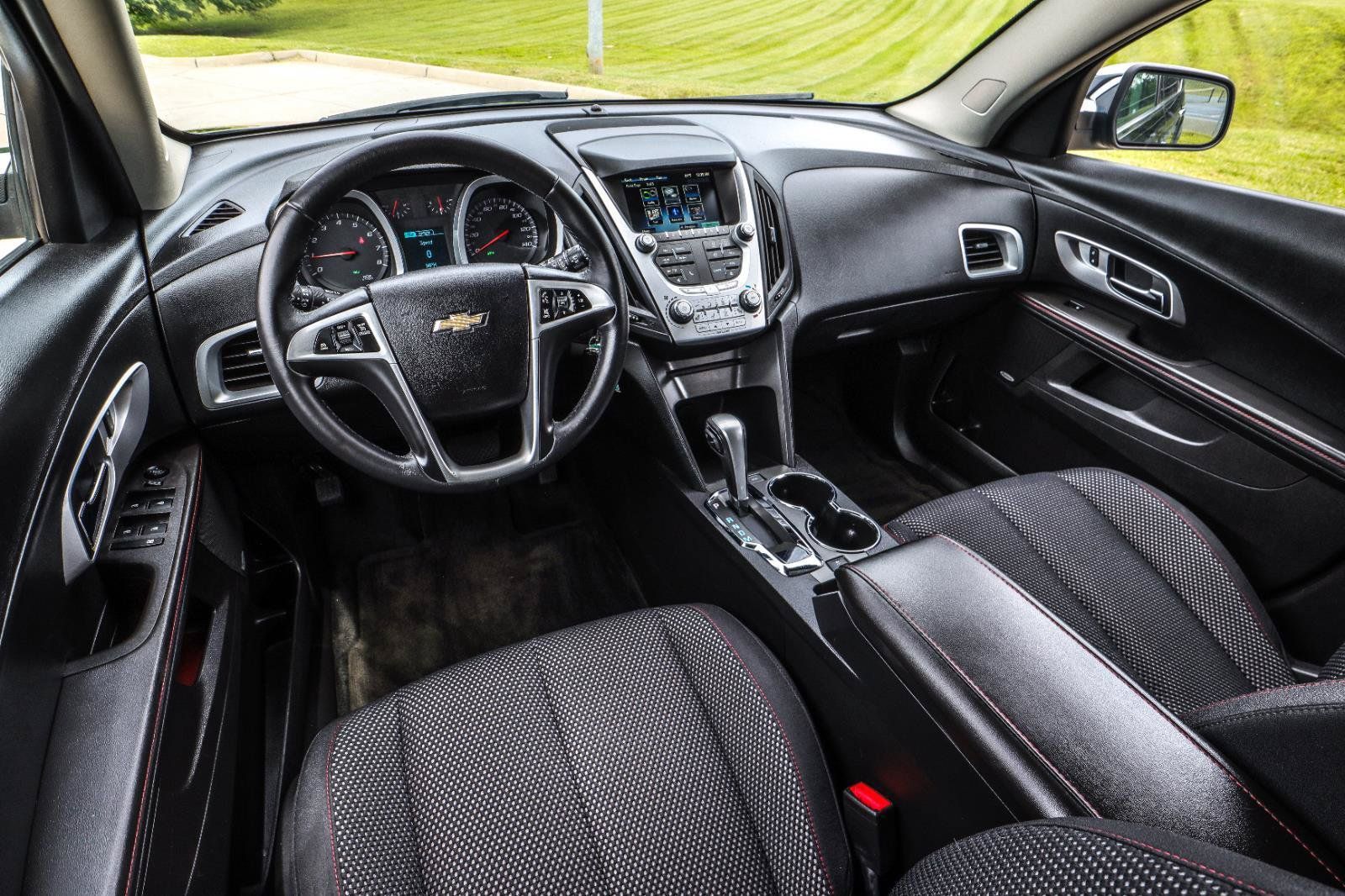 Used 2015 Chevrolet Equinox LT w/ Chrome Appearance Package FWD image 19