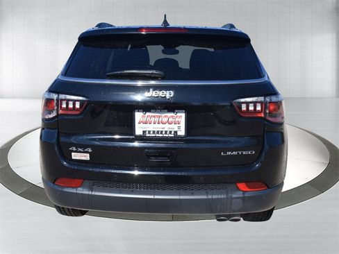 Used 2022 Jeep Compass Limited image 7