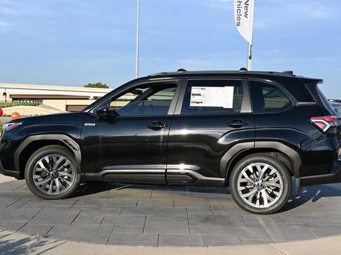 New 2025 Subaru Forester Touring image 5