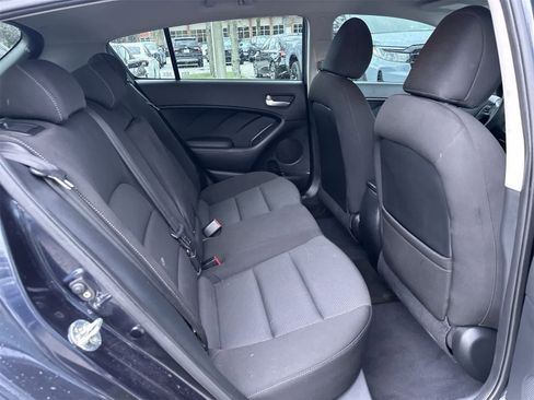 Used 2018 Kia Forte LX image 16