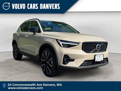 New 2025 Volvo XC40 B5 Ultra w/ Climate Package
