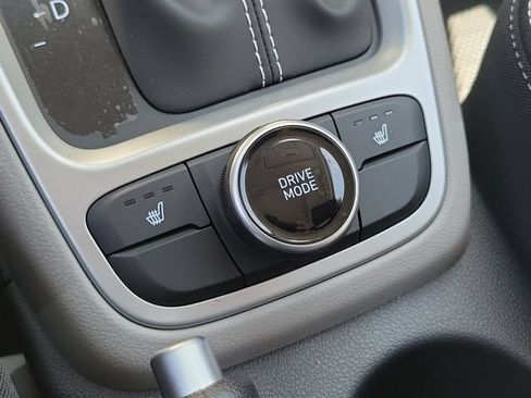 New 2026 Hyundai Venue SEL FWD image 17