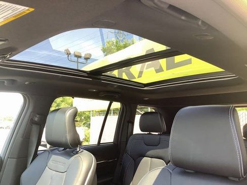 New 2023 Jeep Grand Cherokee Overland w/ Luxury Tech Group IV image 22