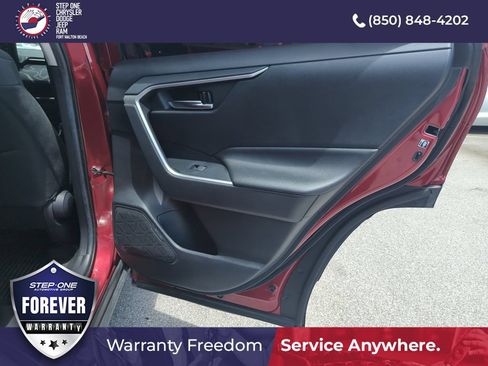 Used 2019 Toyota RAV4 XLE FWD image 31
