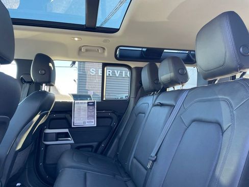 Used 2023 Land Rover Defender 110 S image 13